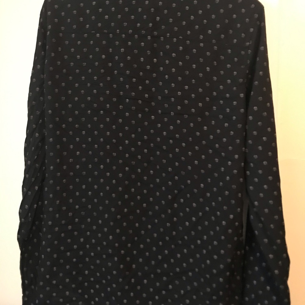 H&M Skull print Button down shirt Medium